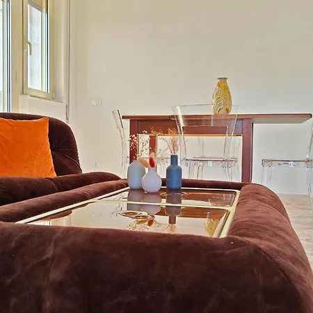 Al Pianotto, Vintage Ad Avola, Vista Mare